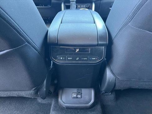 Certified 2025 Toyota Highlander LE image 17