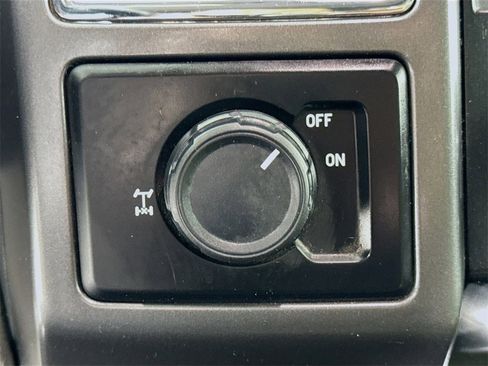 Used 2017 Ford F150 XLT image 13