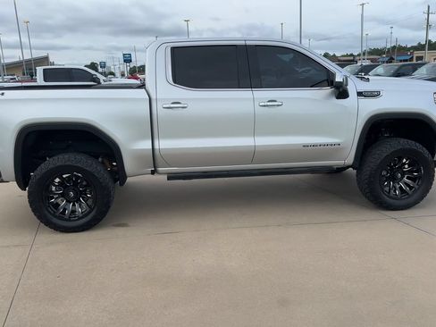 Used 2020 GMC Sierra 1500 SLT AWD/4WD image 2