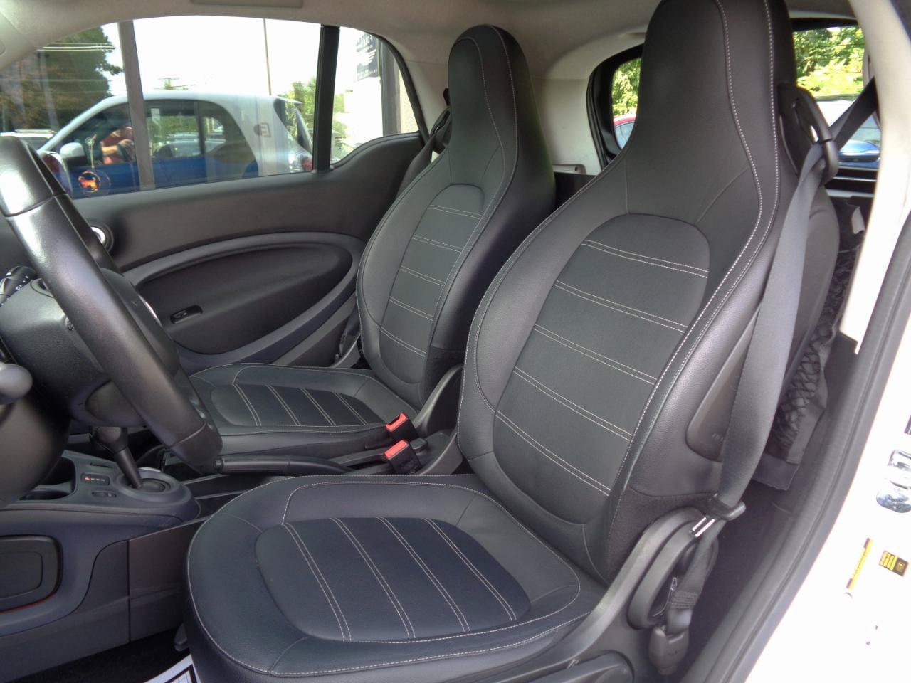 Used 2017 smart fortwo electric drive RWD image 10
