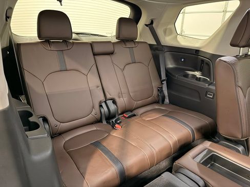 Used 2025 Honda Pilot Elite image 38