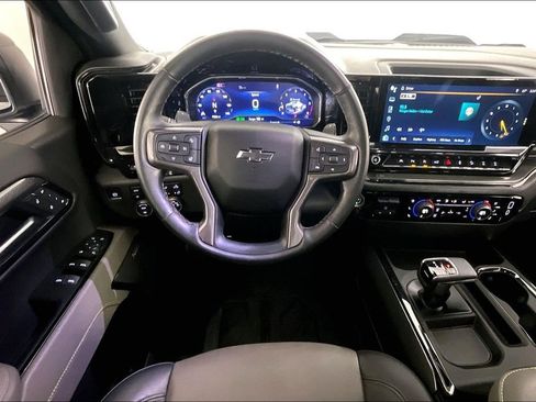 Used 2025 Chevrolet Silverado 1500 ZR2 w/ Technology Package image 7