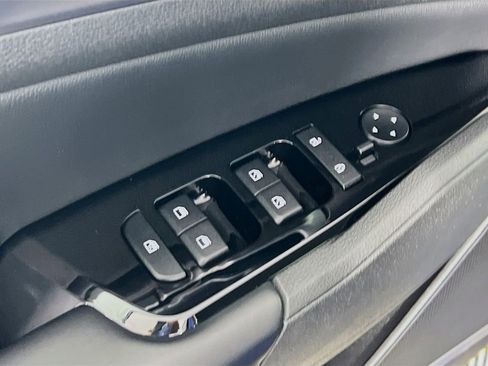 Used 2023 Kia Sportage EX image 18