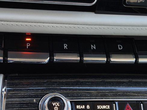 Used 2023 Lincoln Aviator Black Label w/ Dynamic Handling Package image 16