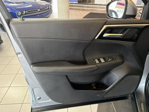 Used 2024 Mitsubishi Outlander SE Black Edition image 22