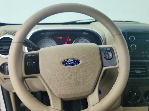 Used 2010 Ford Explorer Sport Trac XLT RWD image 16