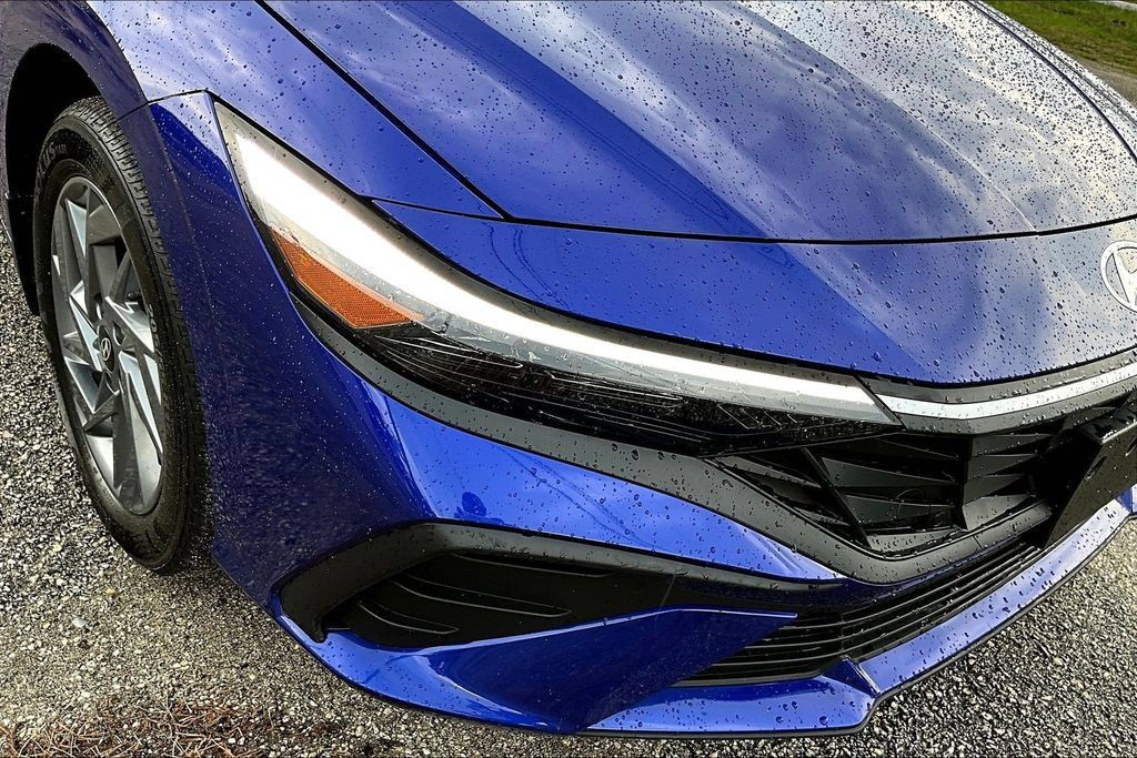 Used 2024 Hyundai Elantra Blue FWD image 34