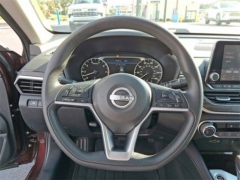 Used 2023 Nissan Altima 2.5 SV image 19