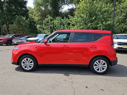 Used 2022 Kia Soul LX FWD image 4