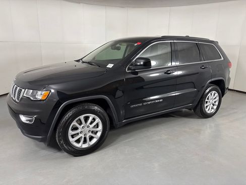 Used 2022 Jeep Grand Cherokee Laredo E RWD image 4