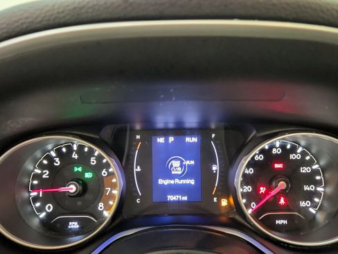 Used 2021 Jeep Compass Latitude w/ Sun and Sound Group FWD image 17
