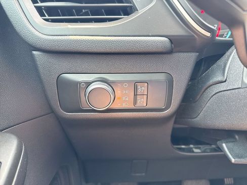 Used 2020 Ford Escape SE FWD image 18