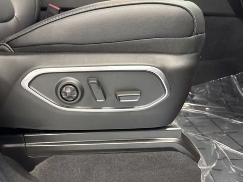 New 2026 Jeep Grand Wagoneer Limited w/ Convenience Group I AWD/4WD image 28