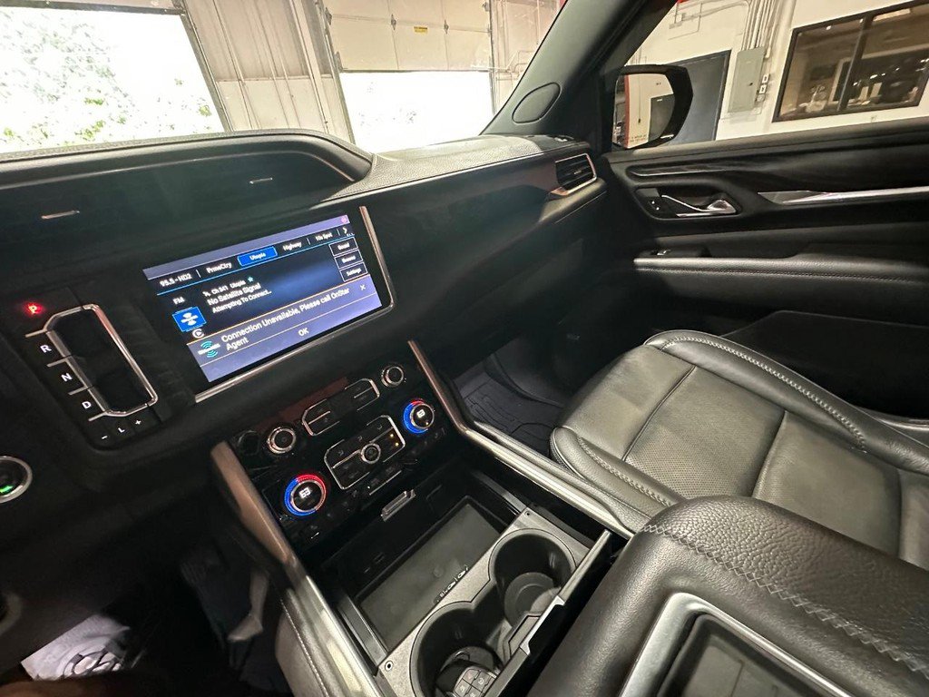 Used 2021 GMC Yukon Denali w/ Denali Ultimate Package RWD image 18