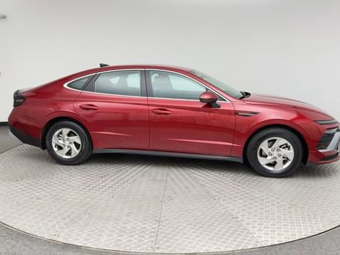 Certified 2025 Hyundai Sonata SE FWD image 9