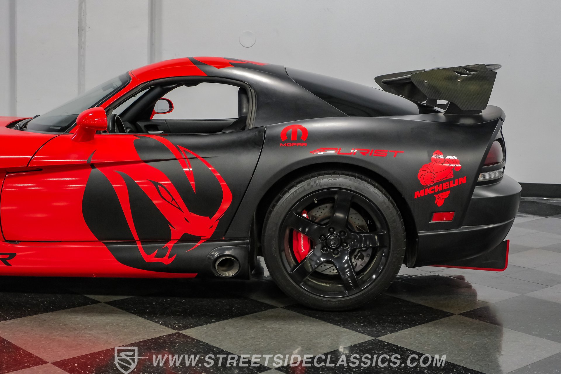 Used 2006 Dodge Viper SRT-10 RWD image 24
