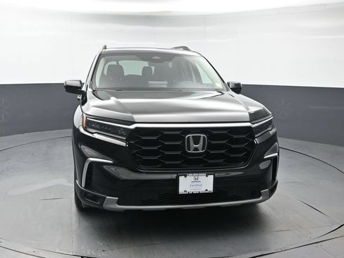 Used 2023 Honda Pilot Touring image 9