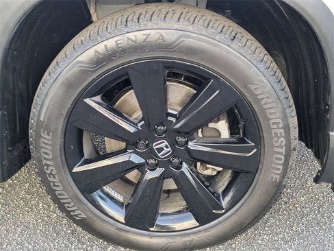 Used 2025 Honda Pilot Black Edition image 11