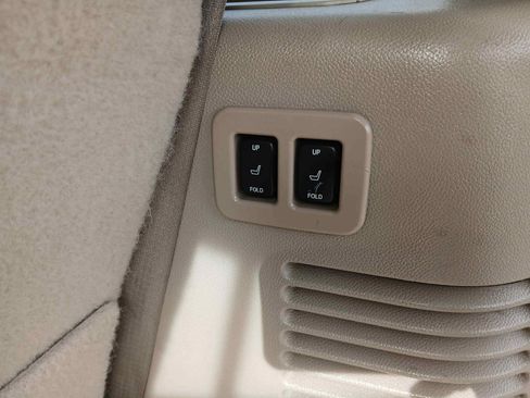 Used 2011 Ford Expedition Limited image 24