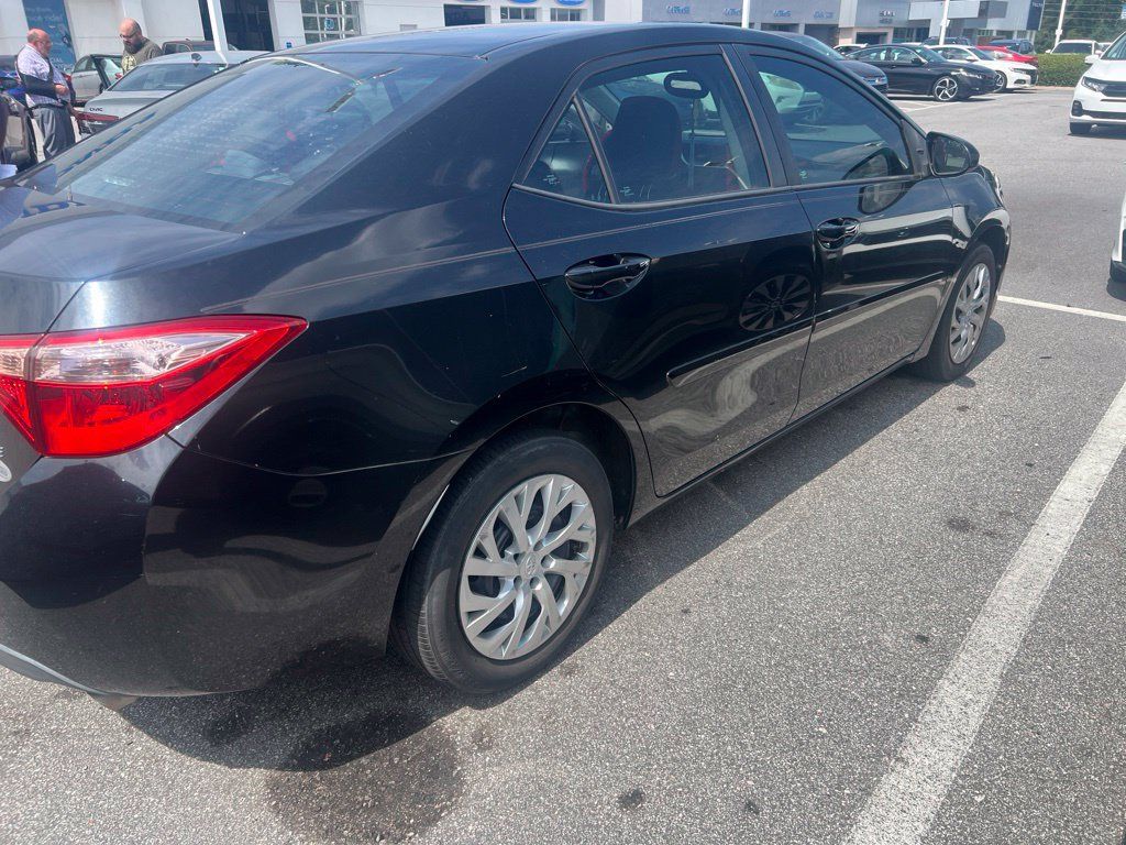 Used 2018 Toyota Corolla LE FWD image 4