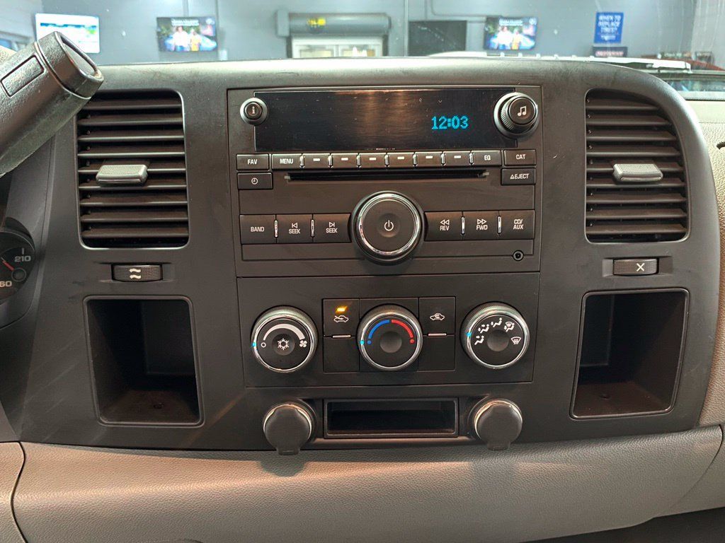 Used 2008 Chevrolet Silverado 1500 W/T w/ LS Package AWD/4WD image 19
