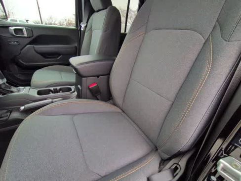 New 2026 Jeep Gladiator Sport image 16