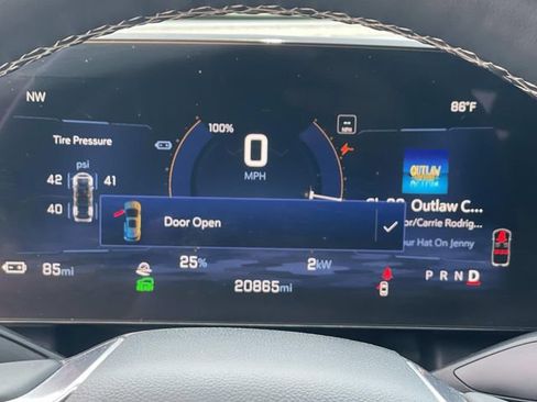 Used 2025 Chevrolet Equinox EV LT w/ Convenience Package image 20