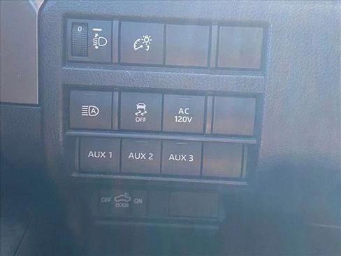 Used 2024 Toyota Tacoma TRD Sport w/ TRD Sport Upgrade Package AWD/4WD image 17