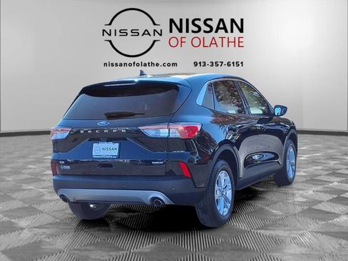 Used 2021 Ford Escape SE image 29