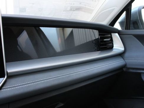 New 2026 Volkswagen Tiguan SE AWD/4WD image 19