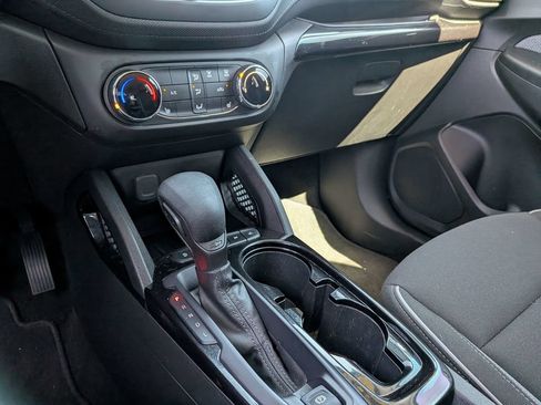 Used 2023 Chevrolet TrailBlazer LT FWD image 22
