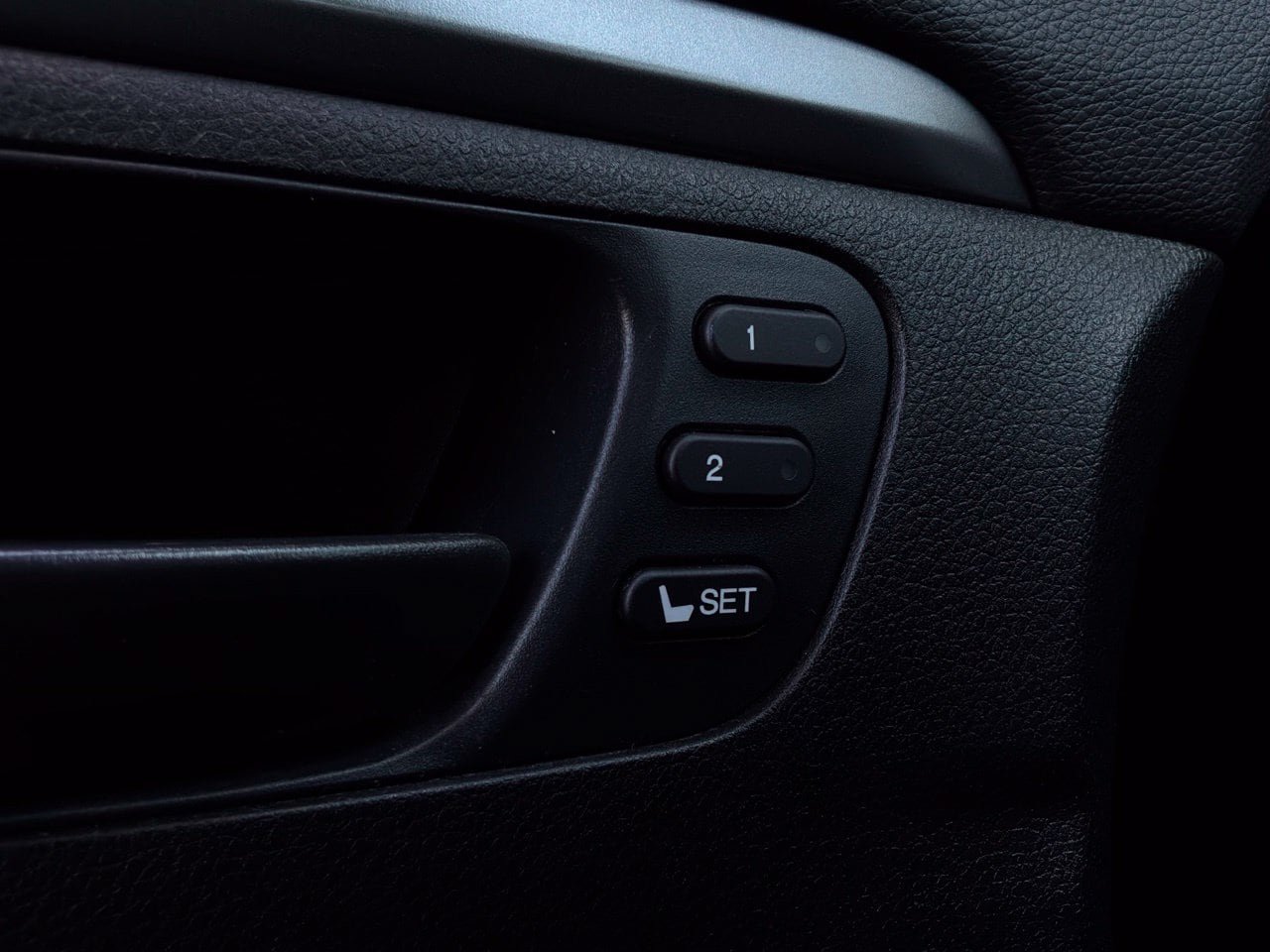 Used 2025 Honda Passport EX-L image 25