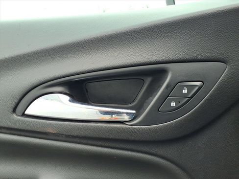 Used 2021 Chevrolet Equinox LT FWD image 15