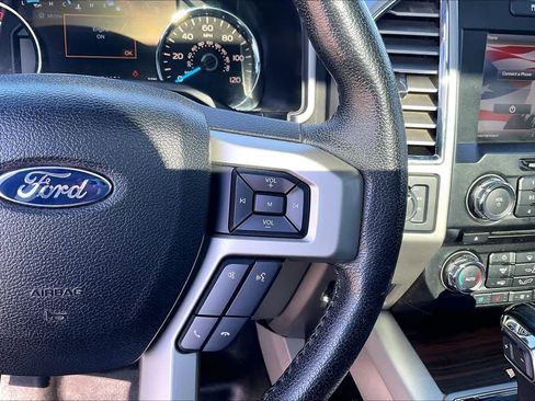 Used 2015 Ford F150 Lariat image 24