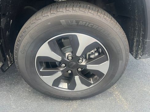 New 2024 Jeep Grand Cherokee Limited 4xe w/ Luxury Tech Group II image 9