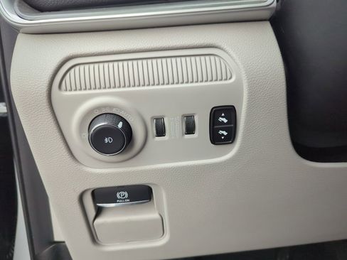 Used 2024 Jeep Wagoneer L Series II w/ Flexible Seating Group image 18