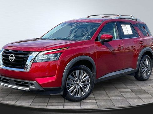 Certified 2024 Nissan Pathfinder SL w/ SL Premium Package FWD image 14
