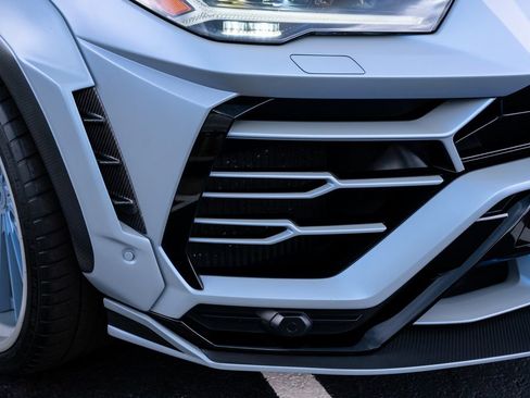 Used 2022 Lamborghini Urus AWD/4WD image 11
