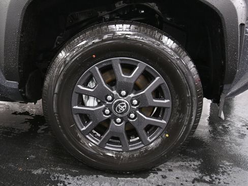 Used 2025 Toyota 4Runner SR5 image 28