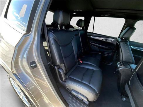 Used 2022 Cadillac XT6 Luxury image 29