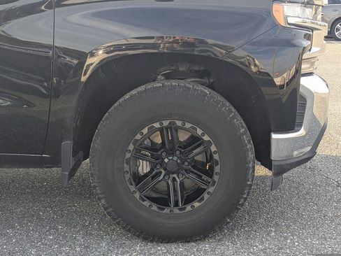 Used 2019 Chevrolet Silverado 1500 LT w/ All-Star Edition image 8