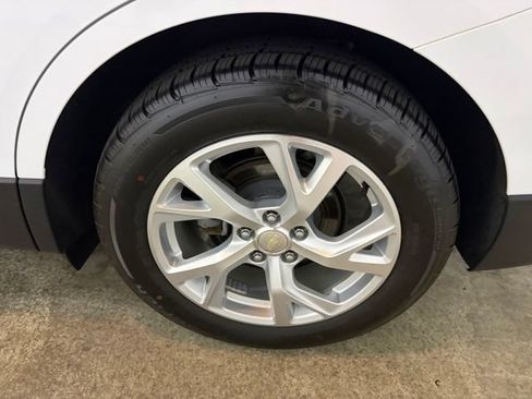 Used 2018 Chevrolet Equinox Premier AWD/4WD image 10