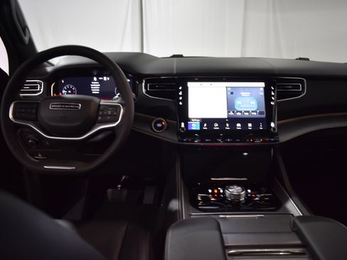 New 2026 Jeep Grand Wagoneer L Limited AWD/4WD image 36