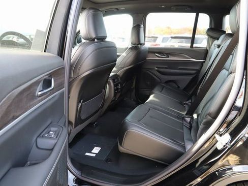 New 2025 Jeep Grand Cherokee Limited AWD/4WD image 17