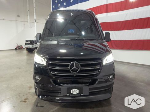 Used 2023 Mercedes-Benz Sprinter 2500 image 38