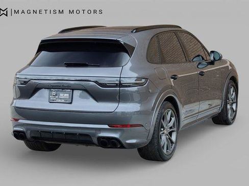 Used 2023 Porsche Cayenne Turbo AWD/4WD image 11