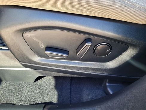 Certified 2021 Ford Explorer XLT w/ Class III Trailer Tow Package image 11