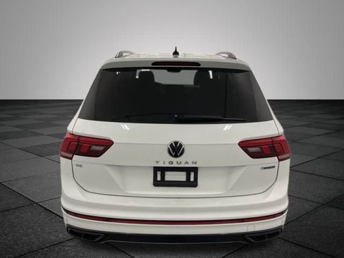 Used 2023 Volkswagen Tiguan SE R-Line image 5