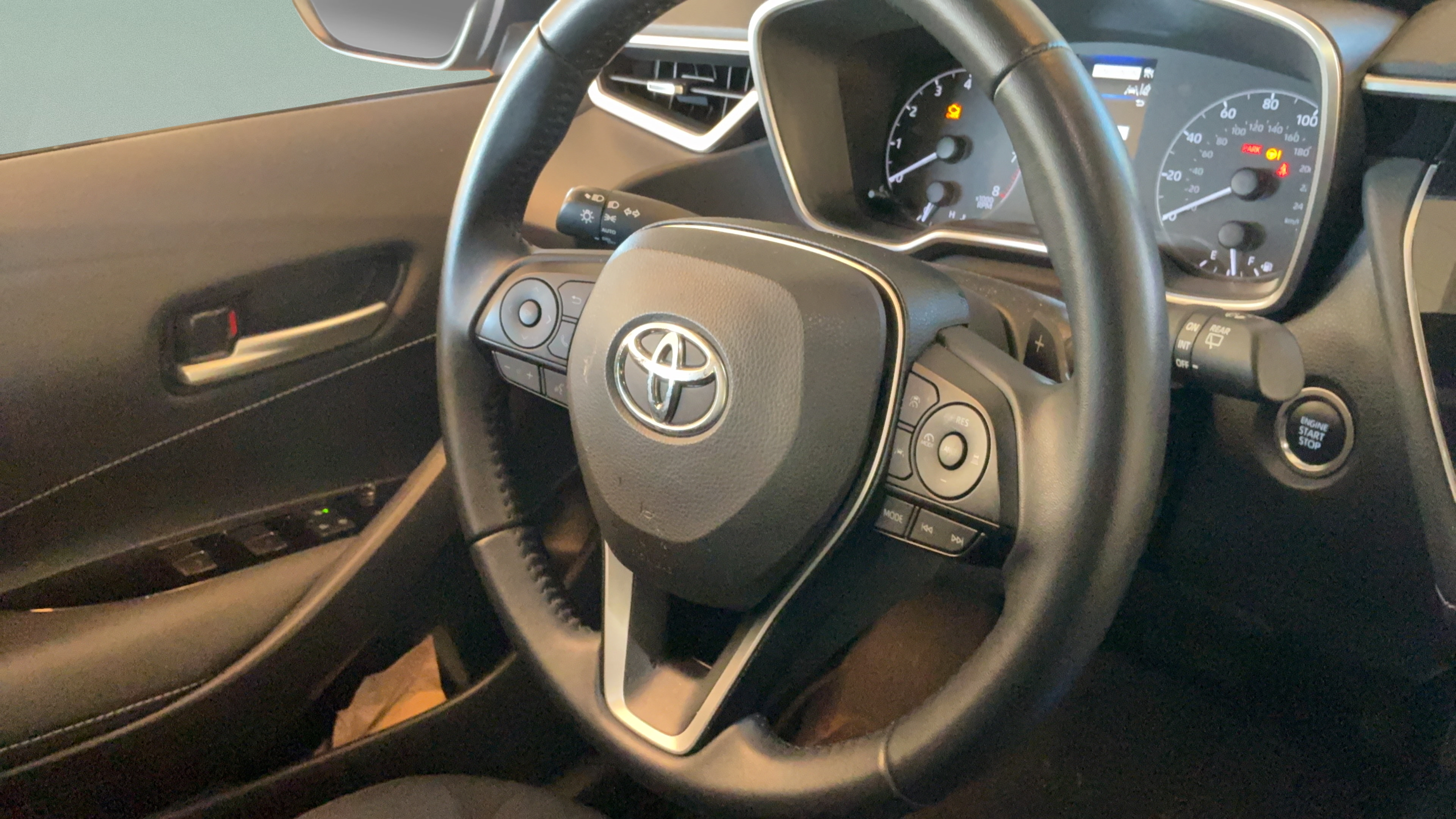 Certified 2025 Toyota Corolla SE FWD image 33