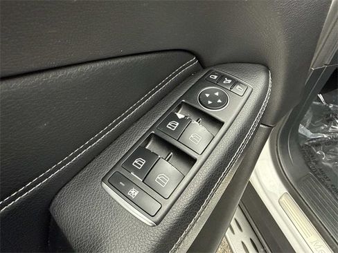 Used 2019 Mercedes-Benz GLE 400 4MATIC image 9